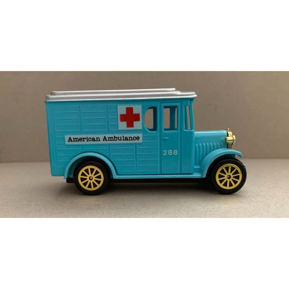 1990's Vintage Reader's Digest American Ambulance Truck Diecast